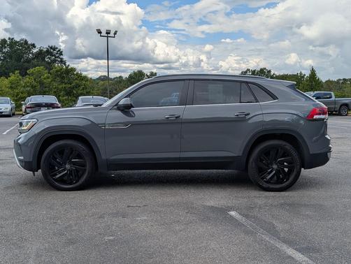 Pure Gray 2023 Volkswagen Atlas Cross Sport 3.6L V6 SE w/Technology
