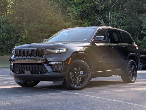 Diamond Black Crystal Pearlcoat 2023 Jeep Grand Cherokee Limited