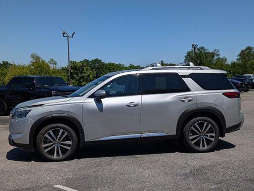 Brilliant Silver Metallic 2025 Nissan Pathfinder Platinum FWD