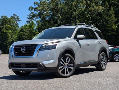 Brilliant Silver Metallic 2025 Nissan Pathfinder Platinum FWD