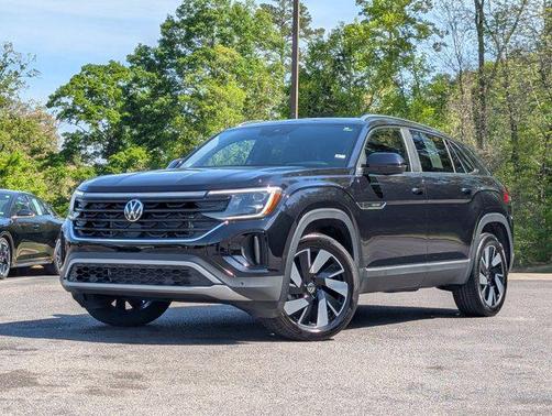 Deep Black Pearl 2025 Volkswagen Atlas Cross Sport 2.0T SEL