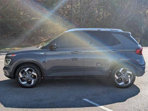 2024 Hyundai VENUE Limited