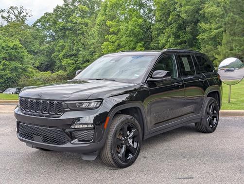 Diamond Black Crystal Pearlcoat 2025 Jeep Grand Cherokee Limited