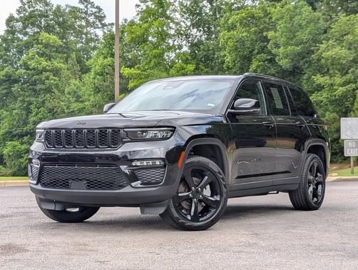 Diamond Black Crystal Pearlcoat 2025 Jeep Grand Cherokee Limited