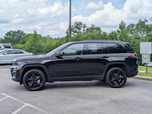 Diamond Black Crystal Pearlcoat 2025 Jeep Grand Cherokee Limited