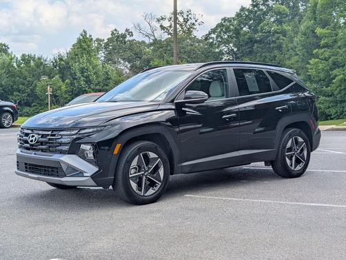 Phantom Black 2025 Hyundai TUCSON SEL Convenience