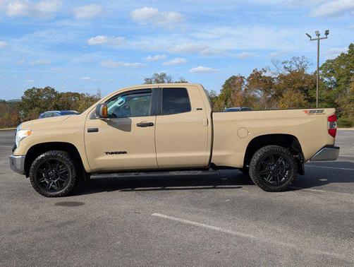 2017 Toyota Tundra SR5