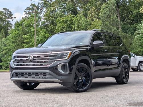 Deep Black Pearl 2025 Volkswagen Atlas 2.0T SE w/Technology 4MOTION