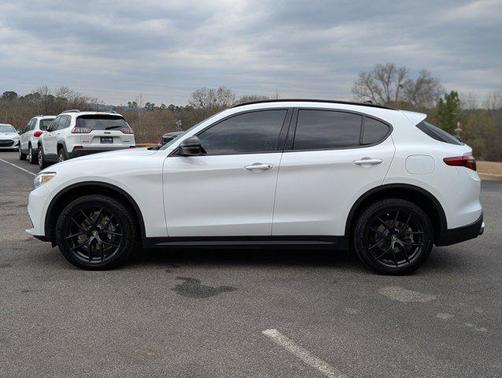 2021 Alfa Romeo Stelvio Base