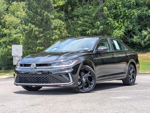 Deep Black Pearl 2025 Volkswagen Jetta 1.5T SE