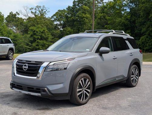 Boulder Gray Pearl 2025 Nissan Pathfinder Platinum 4WD