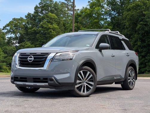 Boulder Gray Pearl 2025 Nissan Pathfinder Platinum 4WD