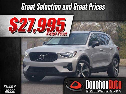 2023 Volvo XC40 B4 Ultimate Dark Theme