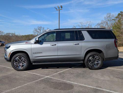 2025 Chevrolet Suburban 4WD Z71
