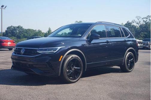 2024 Volkswagen Tiguan 2.0T SE R-Line Black