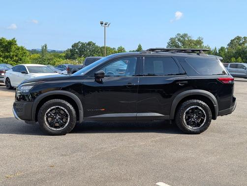 Super Black 2025 Nissan Pathfinder Rock Creek