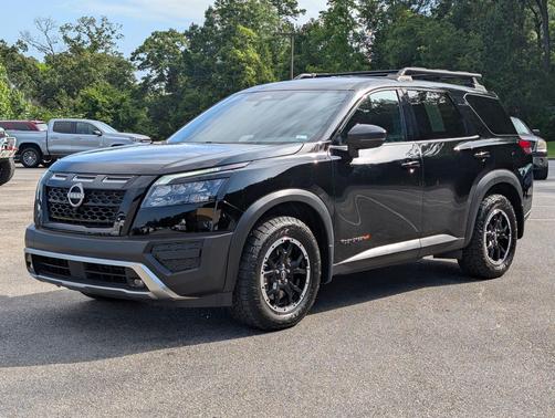 Super Black 2025 Nissan Pathfinder Rock Creek