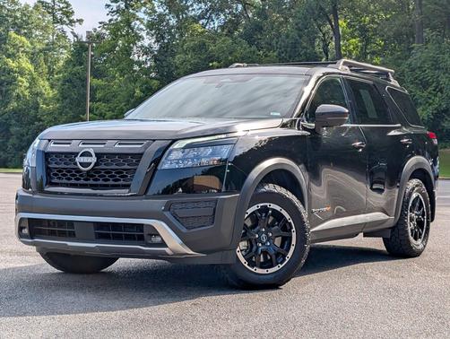 Super Black 2025 Nissan Pathfinder Rock Creek