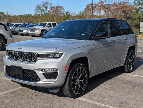 2023 Jeep Grand Cherokee Summit