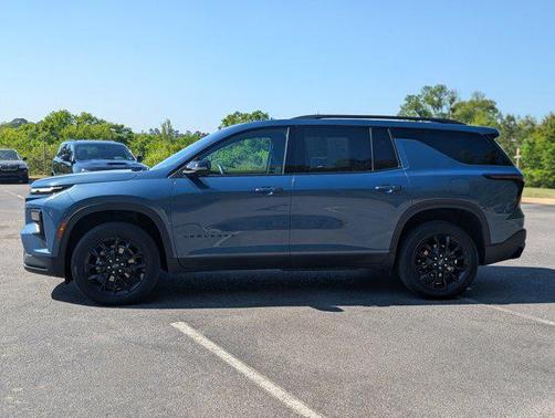 Lakeshore Blue Metallic 2024 Chevrolet Traverse LT