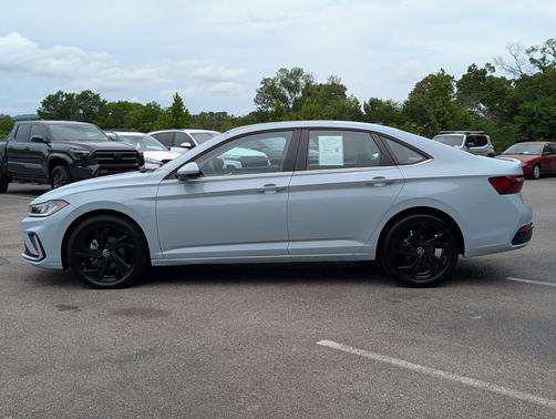 Gray 2025 Volkswagen Jetta 1.5T SE