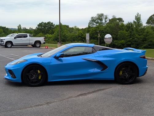 Rapid Blue 2022 Chevrolet Corvette Stingray w/2LT