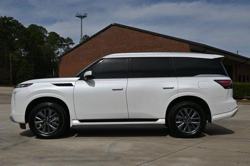 2025 INFINITI QX80 PURE