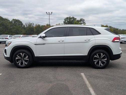 2025 Volkswagen Atlas Cross Sport 2.0T SE