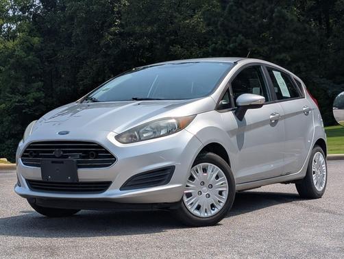 Ingot Silver Metallic 2016 Ford Fiesta SE
