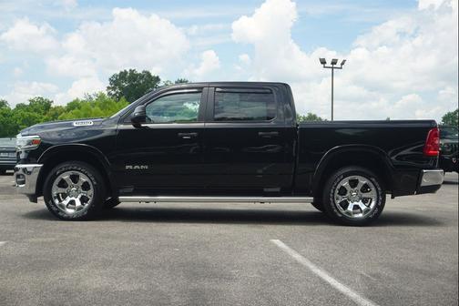 Diamond Black Crystal Pearlcoat 2025 RAM 1500 Big Horn/Lone Star