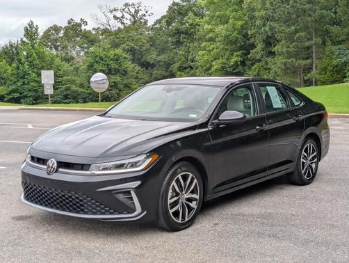 Deep Black Pearl 2025 Volkswagen Jetta 1.5T SE