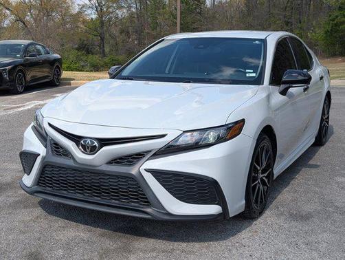 Ice Edge 2022 Toyota Camry SE