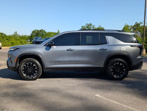 Sterling Gray Metallic 2024 Chevrolet Traverse AWD Z71