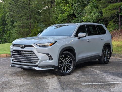 Cement 2026 Toyota Grand Highlander Hybrid Platinum MAX