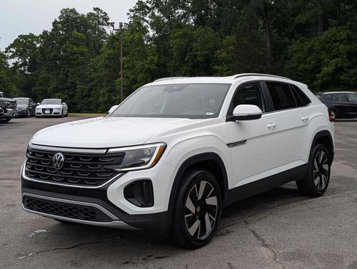 Pure White 2025 Volkswagen Atlas Cross Sport 2.0T SE w/Technology