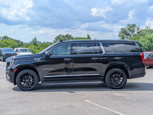 Onyx Black 2023 GMC Yukon XL Denali
