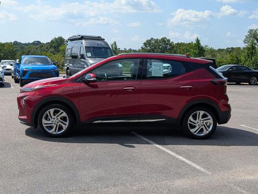 Cherry Red Tintcoat 2022 Chevrolet Bolt EUV FWD Premier