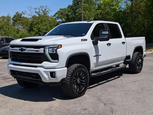 Summit White 2024 Chevrolet Silverado 2500 LT