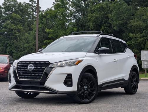Fresh Powder 2024 Nissan Kicks SR