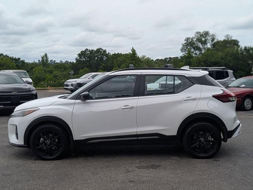 Fresh Powder 2024 Nissan Kicks SR