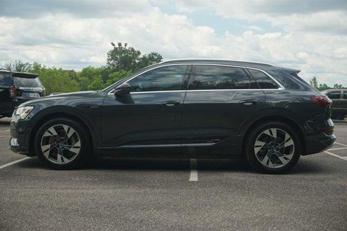 2022 Audi e-tron Premium