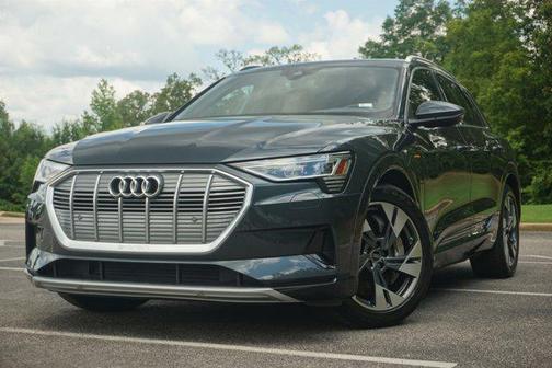 2022 Audi e-tron Premium