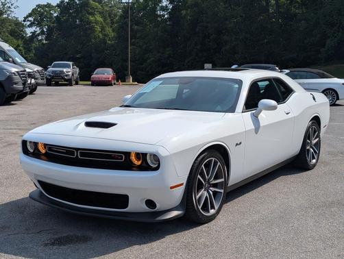 White Knuckle Clearcoat 2023 Dodge Challenger R/T