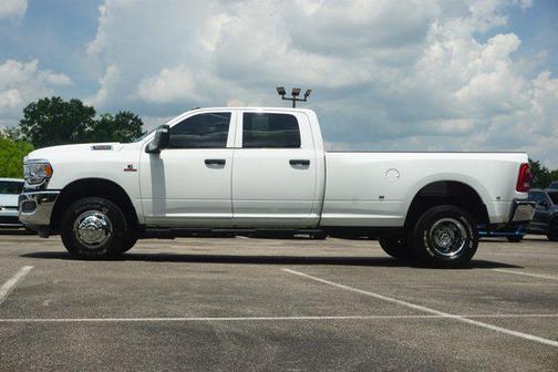 2024 RAM 3500 Tradesman Crew Cab 4x4 8' Box