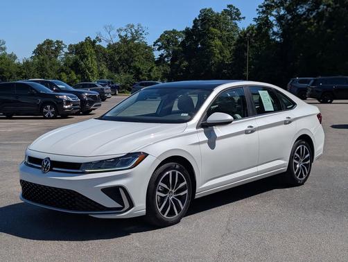 Opal White Pearl 2025 Volkswagen Jetta 1.5T SE