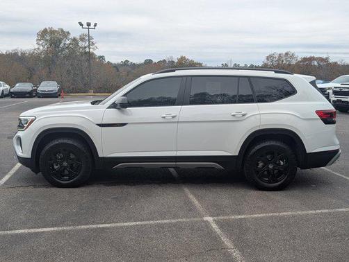 2024 Volkswagen Atlas 2.0T SE w/Technology 4MOTION