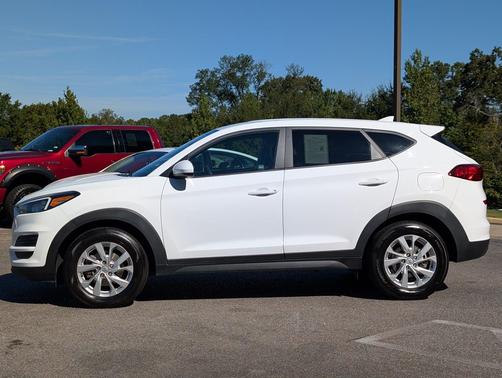 Dazzling White 2019 Hyundai TUCSON SE