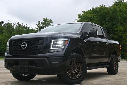 2024 Nissan Titan SV