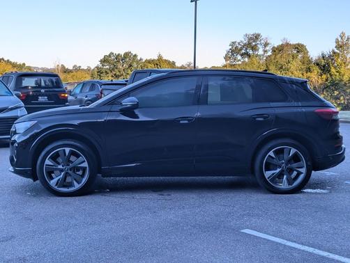 Mythos Black Metallic 2023 Audi Q4 e-tron Premium 50 quattro