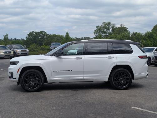Bright White Clearcoat 2023 Jeep Grand Cherokee L Summit